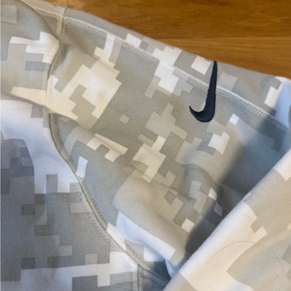 AUTHENTIC Nike Los Angeles Chargers 2024 Salute to Service Hoodie NFL Sideline - Picture 6 of 11